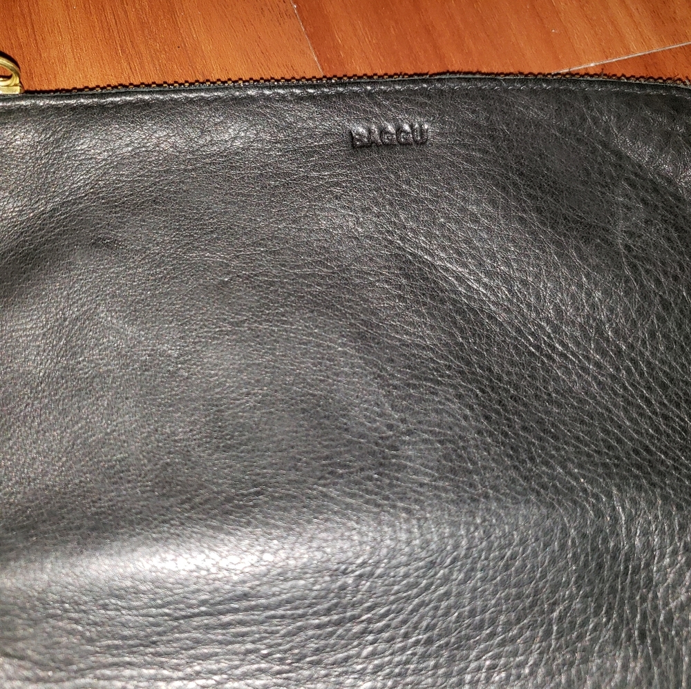 BAGGU clutch